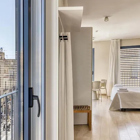 1904 Aparthotel Figueres (Girona)